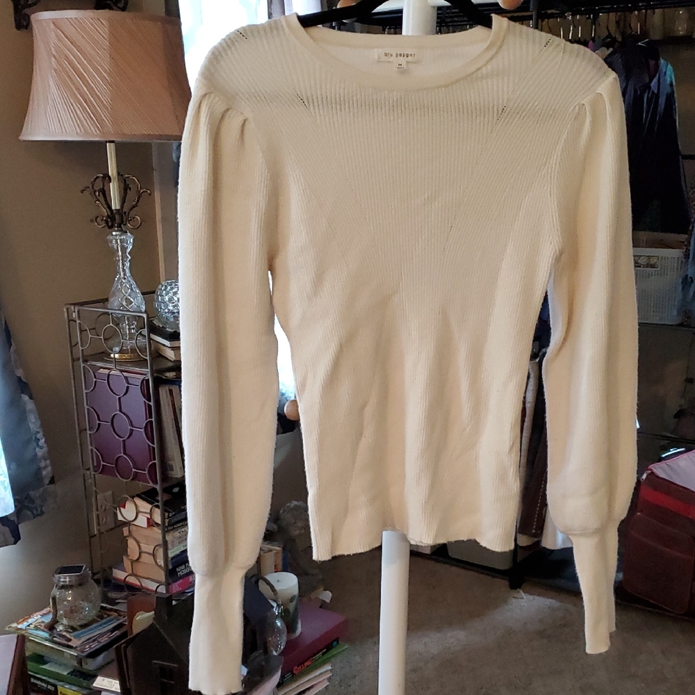Blu Pepper Cream Ribbed Sweater Top M